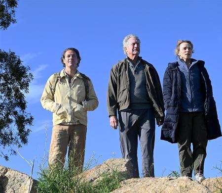 The Travellers - What's New Image large